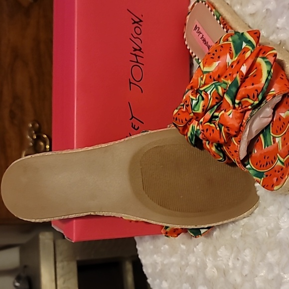 Betsey Johnson "Jazzy" slides size 6.5 in red multi - Picture 5 of 7